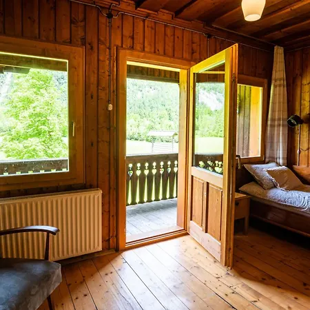 Traditional Homestead Guhar In Radovna *