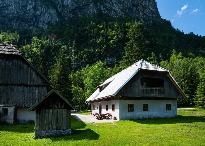 Traditional Homestead Guhar In Radovna Мойстрана