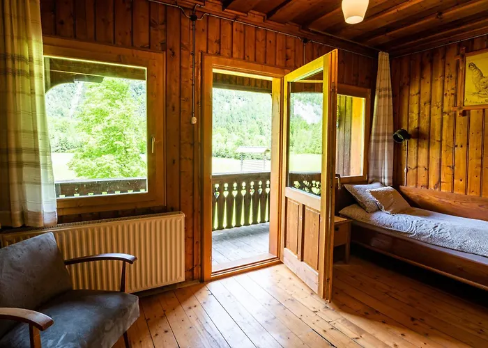 Traditional Homestead Guhar In Radovna *