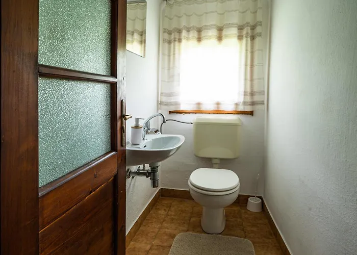 Traditional Homestead Guhar In Radovna