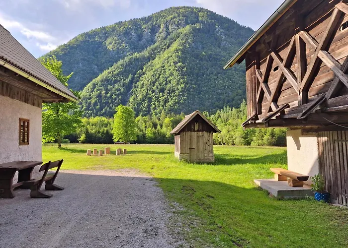 Traditional Homestead Guhar In Radovna Мойстрана